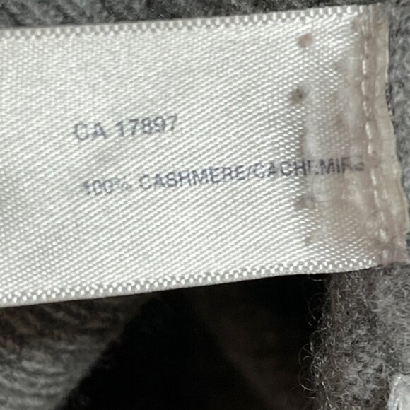 Gap 100% Cashmere Grey Sweater - Size Small - Picture 9 of 10